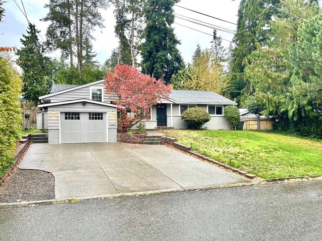 Building Photo - Lake Hills Gem For Rent