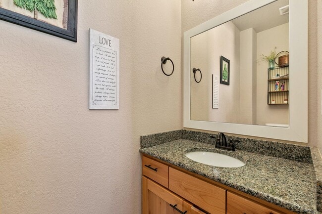 Photo - 4 Bedroom, 4 bathroom, Plus office and Loft!