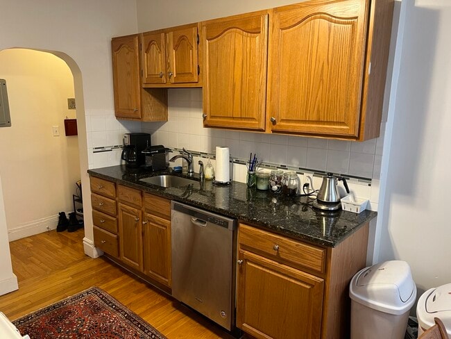 1750 Commonwealth Ave Unit 5