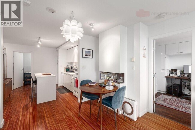 Photo - 328 E 11th Ave