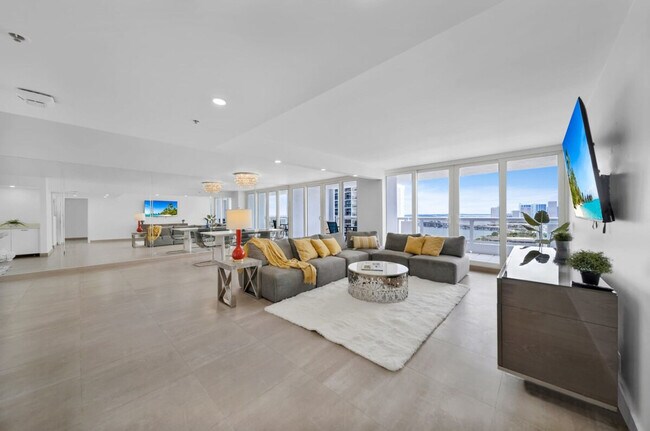 Photo - 1717 N Bayshore Dr Unit SI ID1437605P