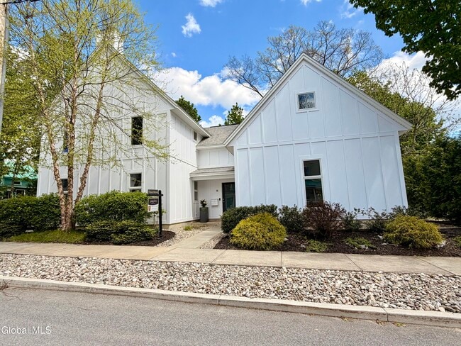 Photo - 18 Granite St