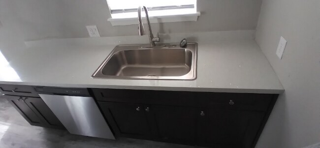 Photo - 407 Edwards St