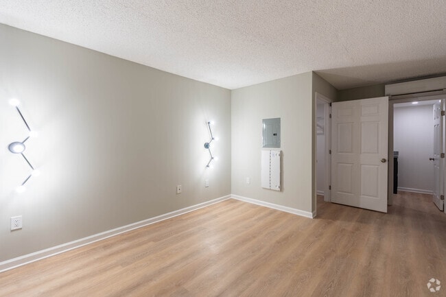 1BR-1B-660SF Bedroom