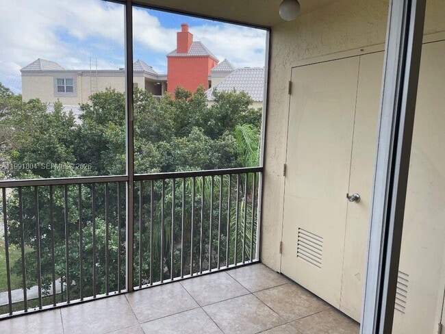 Photo - 8255 Lake Dr Unit 401