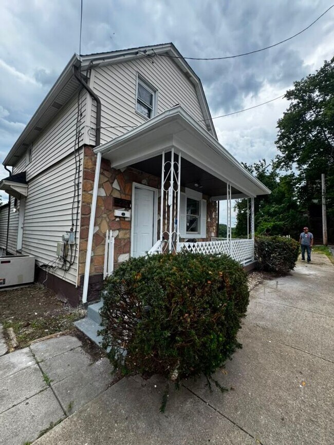 1717 Martha St