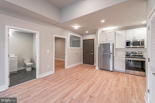 Building Photo - 1300 S 19th St Unit 7 Rental