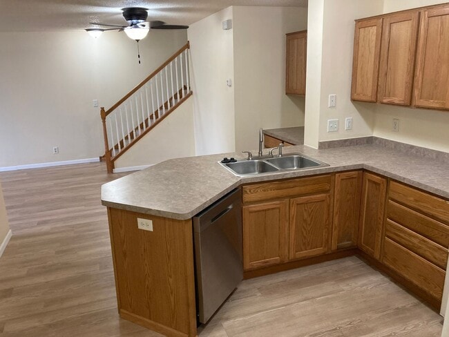 Photo - ALL NEW FLOORING AND PAINT! Samsung Applia...
