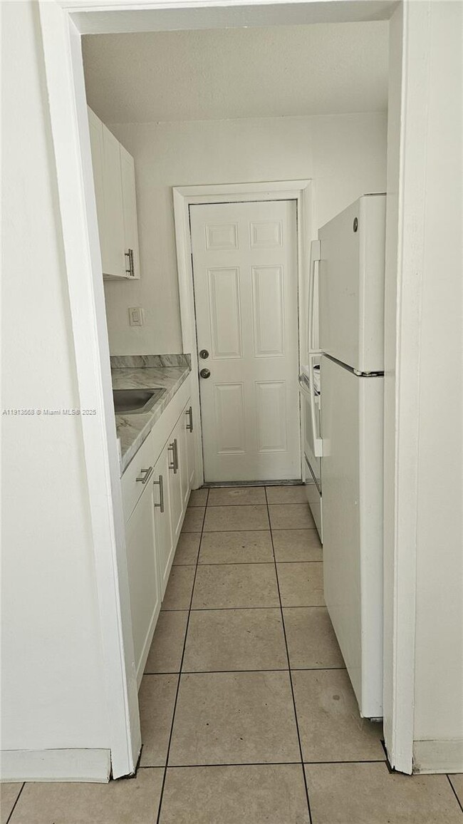 Photo - 1610 NW 7th Pl