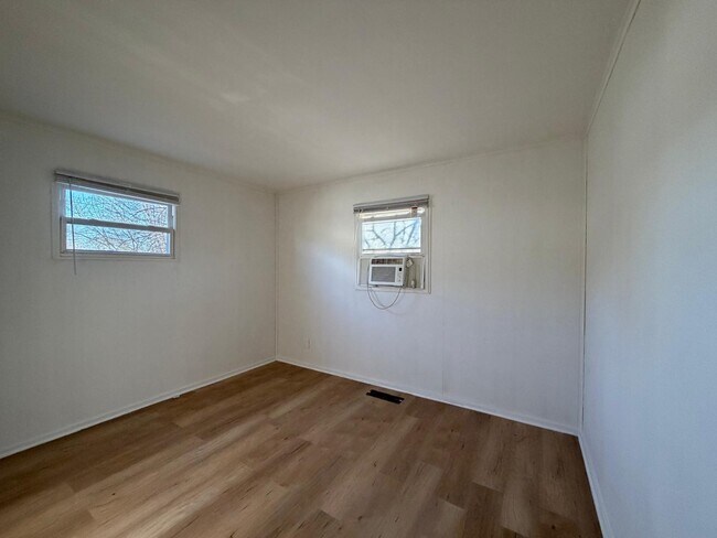 Photo - 1440 Azalea Dr