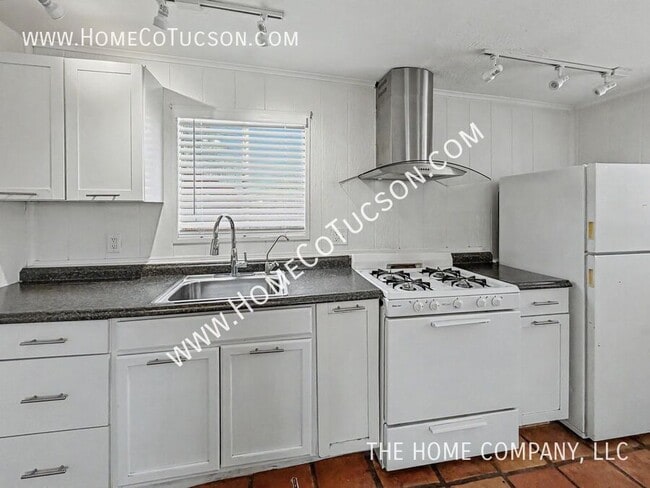 Photo - 542 E Speedway Blvd