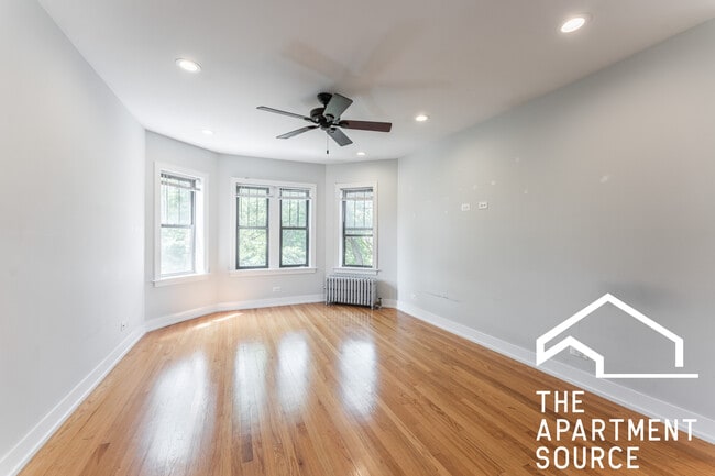 Photo - 4549 N Leavitt St Unit 3
