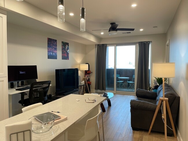 Entry - 221 E Mountain Ave Condo Unit 316