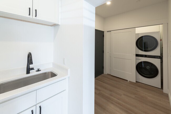 Photo - 564-564 Carbonate St Unit 1-105