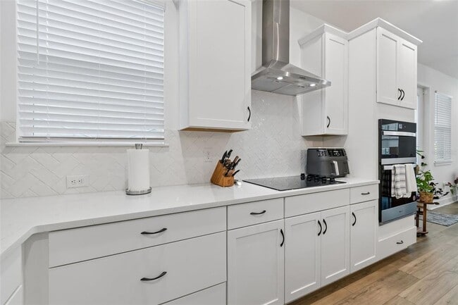 Photo - 2021 Amelia Bay Pl