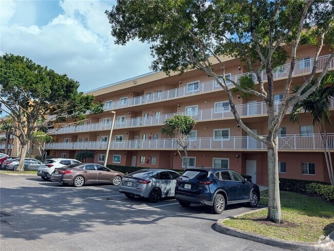 Building Photo - 4723 Lucerne Lakes Blvd E Unit 634 Rental