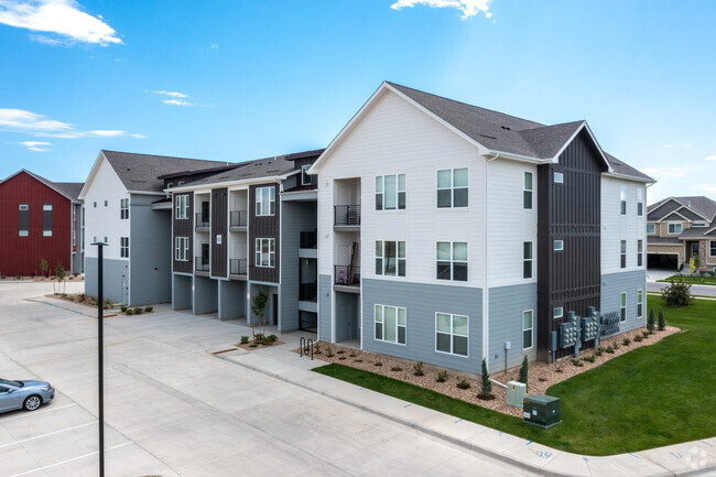 Mountain View Apartments at RainDance - Mountain View Apartments at RainDance