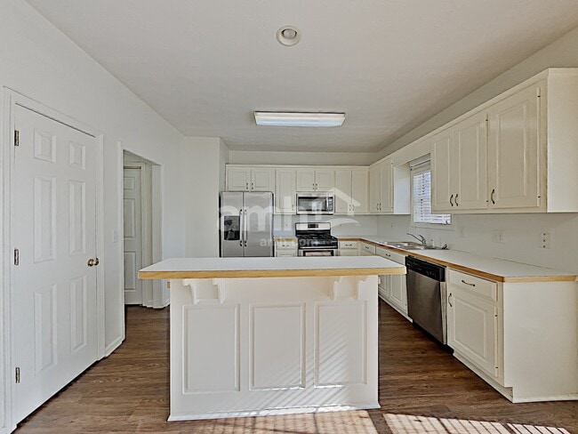 Photo - 1045 Fieldstone Dr