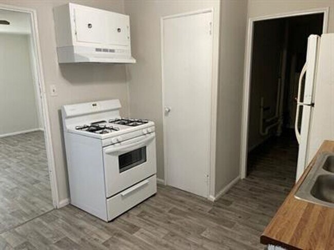 Photo - 1104 Eastview Dr