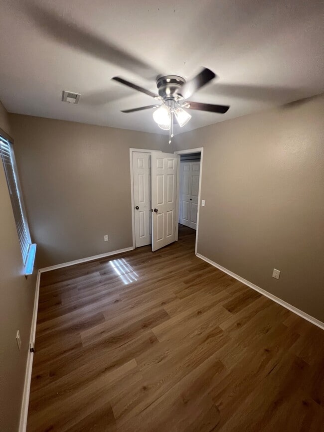 Photo - 3245 W Parkway Dr