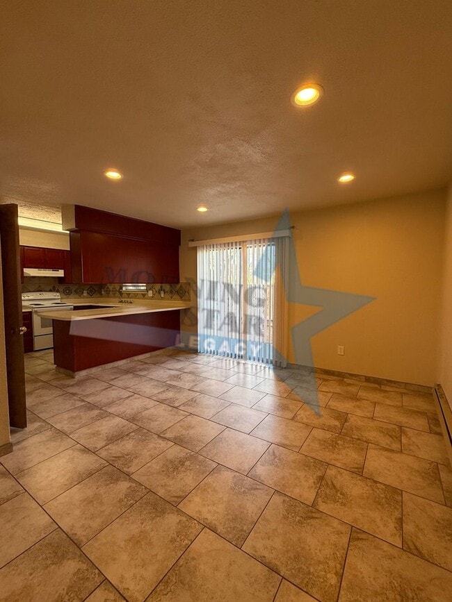 Photo - 3 Bed Condo W/ yard!