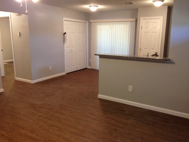 Photo - 4904 Merritt Cir Unidad D