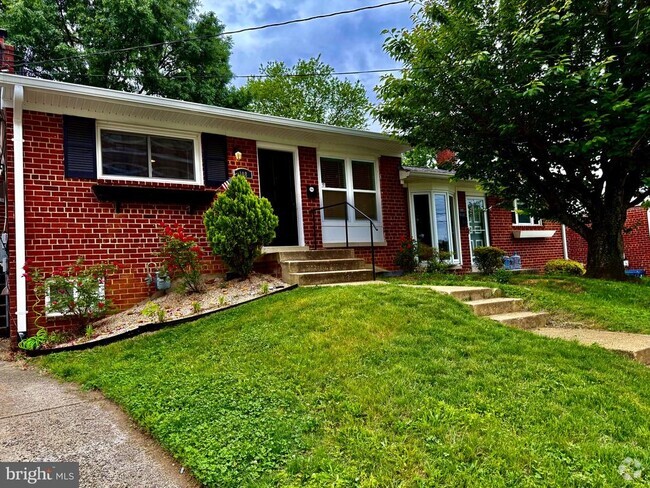 Building Photo - 108 S Jordan St Rental