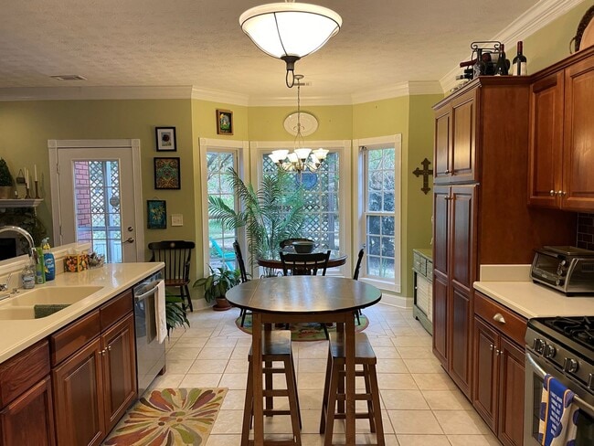 Photo - 655 Belmonte Dr
