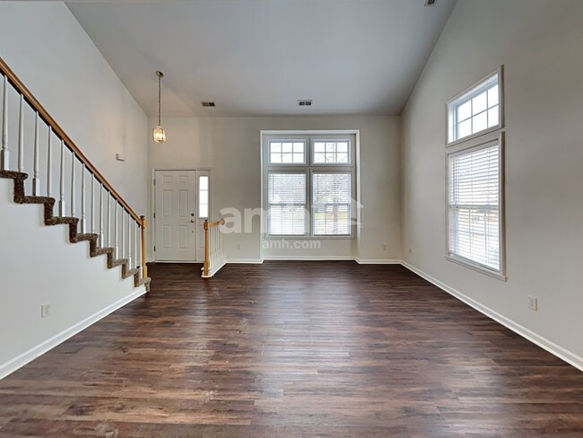 Photo - 1208 Mallory Ln