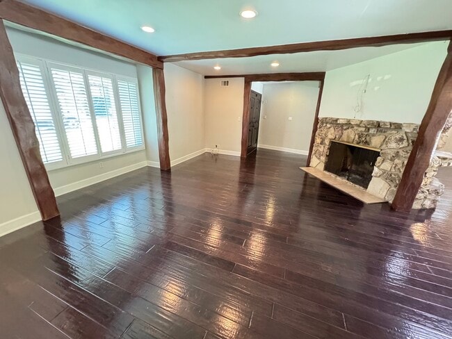 Photo - 3957 Woodfield Dr