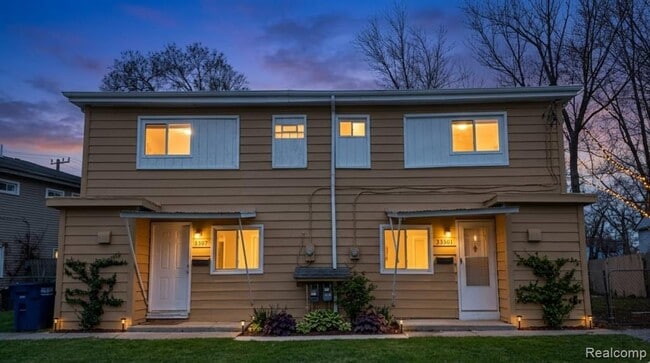 Building Photo - 33507 Berville Ct