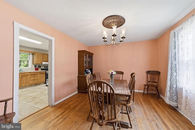 Photo - 292 Glenn Ave