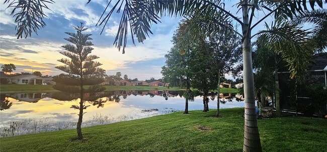 Photo - 585 Grand Canal Dr