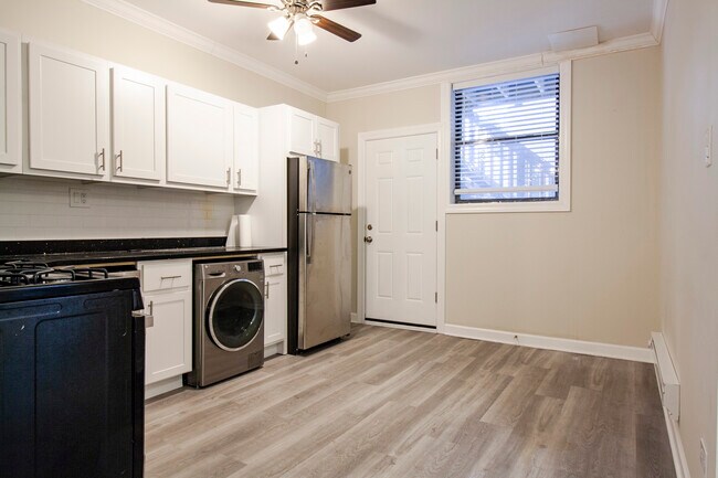 Photo - 730 W Roscoe St Unit 2W