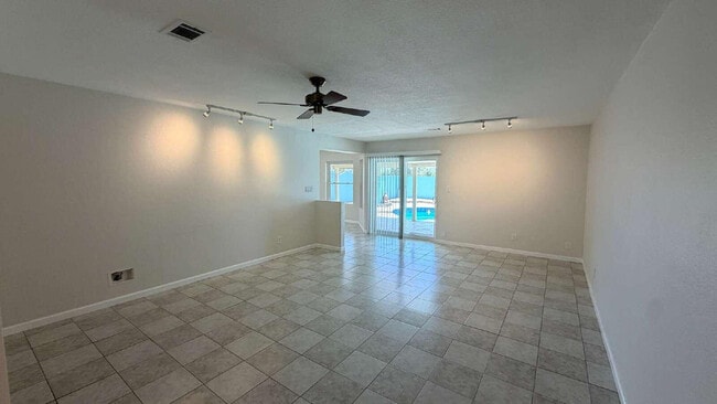 Photo - 3827 E Larkspur Dr