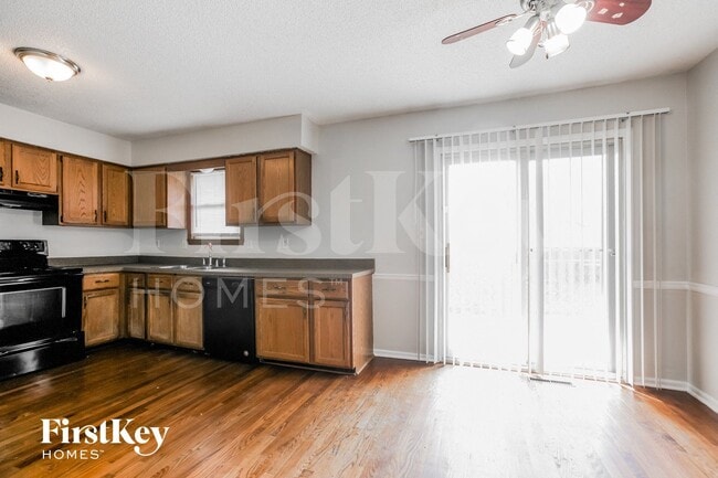 Photo - 606 NE Park Cir