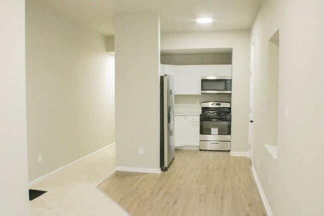 Building Photo - 501 N Patterson Park Ave