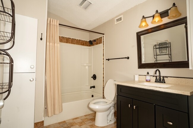 Photo - 823 S Water St Unit 5F