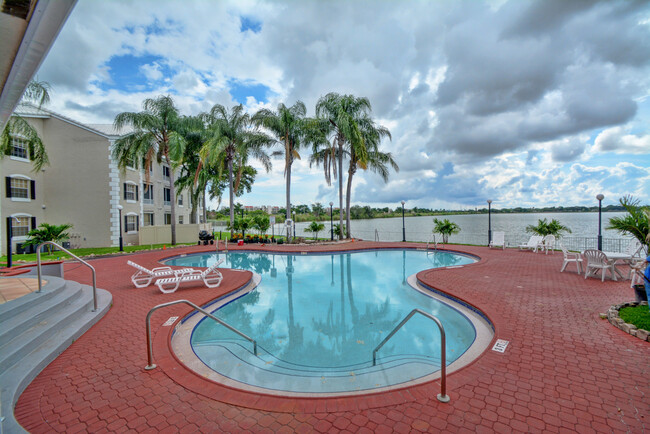 Photo - 2811 N Oakland Forest Dr Condo Unit 305