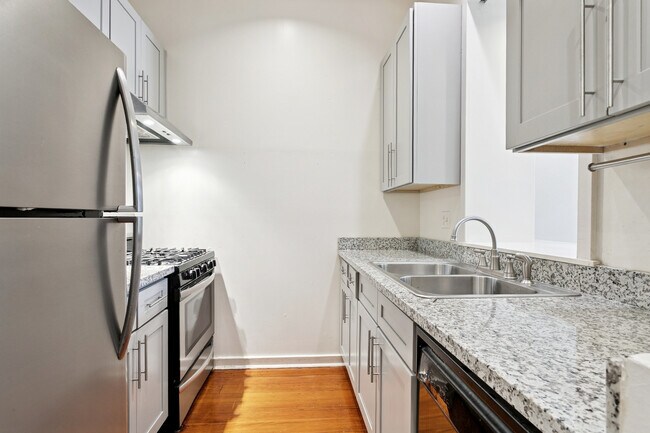 Photo - 1533 Dublin St