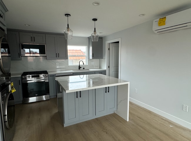 Photo - 18507 Burin Ave Unidad C