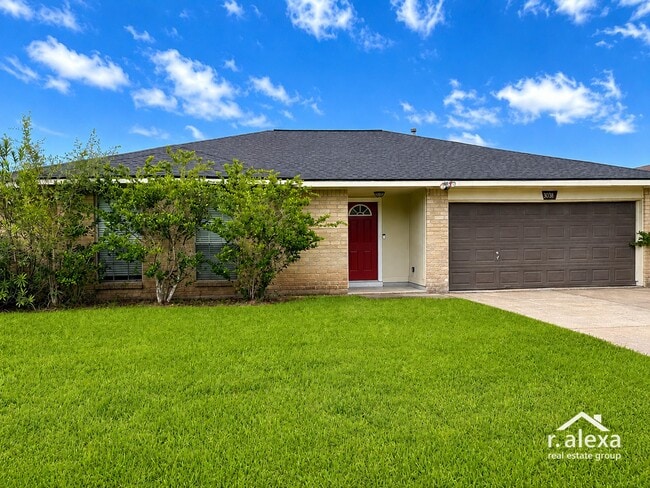 Building Photo - 3038 Mosby Dr
