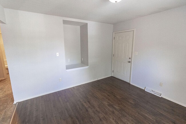 Photo - 1015 W Ash St