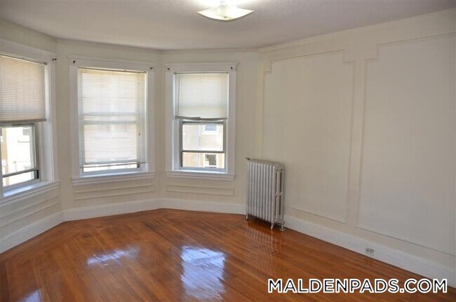 Photo - 96 Maple St Unit 1