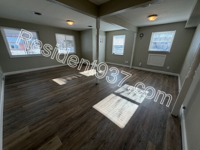 Photo - 2 Bed 1 bath with 500 SQ FT DETACHED GARAGE/WORKSHOP