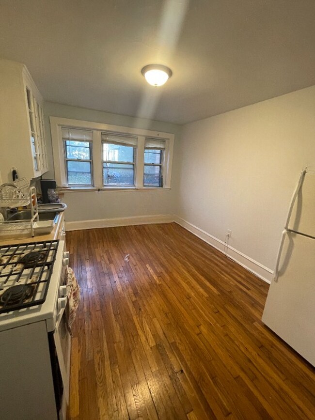 Photo - JP Two-Bedroom Quiet cul-de-sac off-Centre