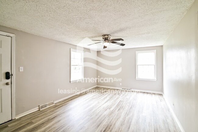 Photo - 713B Hillcrest Ave