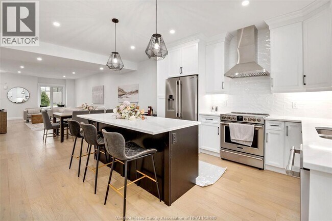 Photo - 1023 Walker Rd