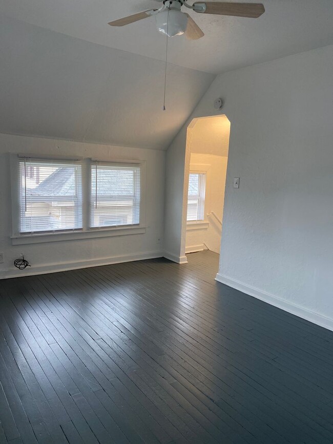 1829 Greenbush St Unit 1829 1/2 Greenbush