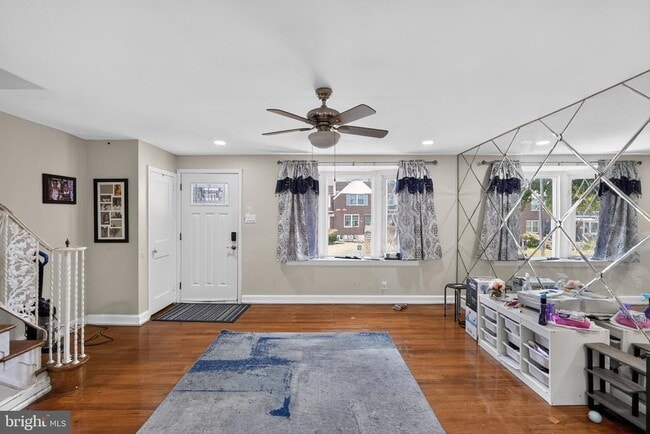 Photo - 8081 Fayette St